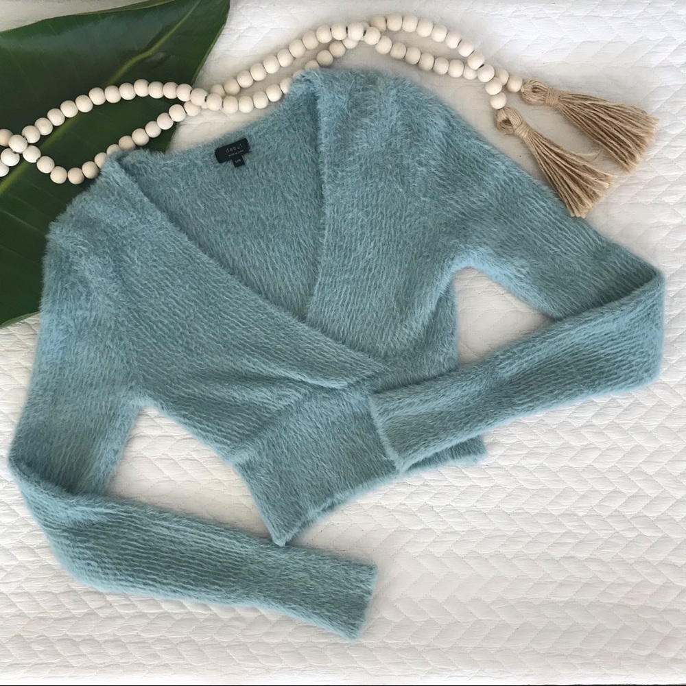 Debut || Soft Fuzzy Aqua Blue L/S Cropped Sweater Top Size S/M
